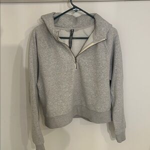 Vuori Light Gray Women's Quarter-Zip Sweatshirt